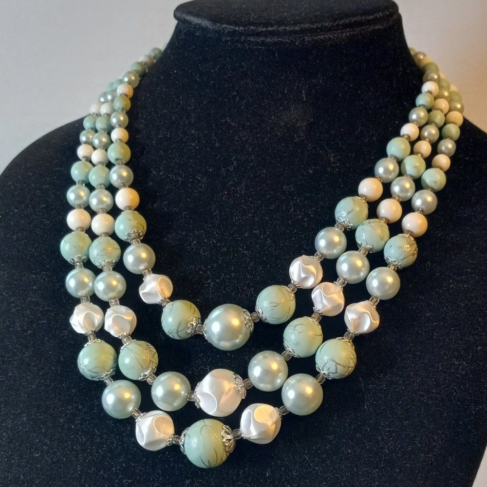 Vintage Japan Three Strand Green White Beaded Silver Tone Metal Necklace 61$